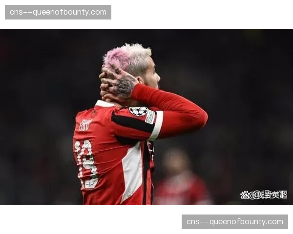 视频复盘：解析AC米兰在欧冠中最后时刻的丢球，源于一次混合防守沟通失误。